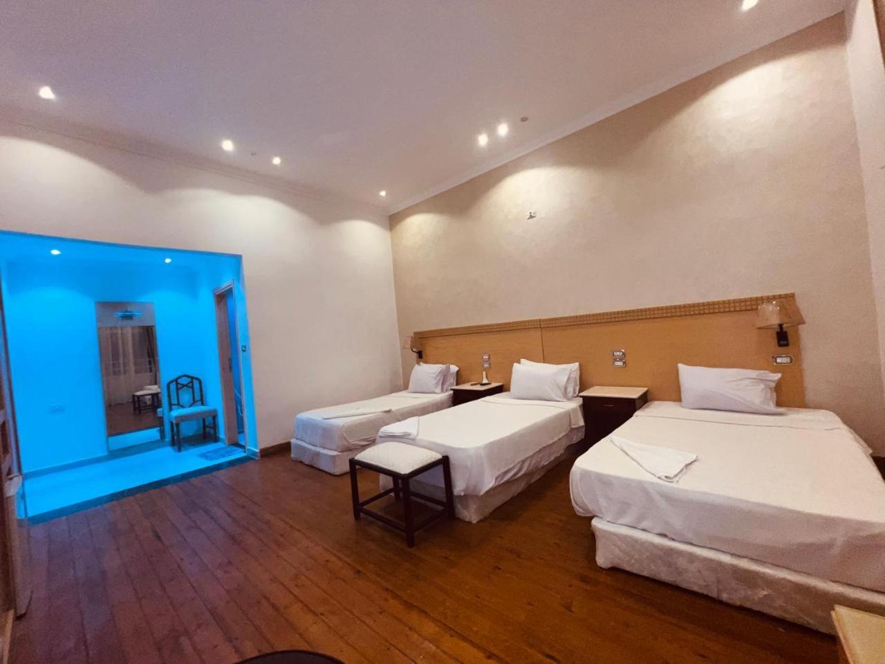 Pharoah's Palace Hostel *