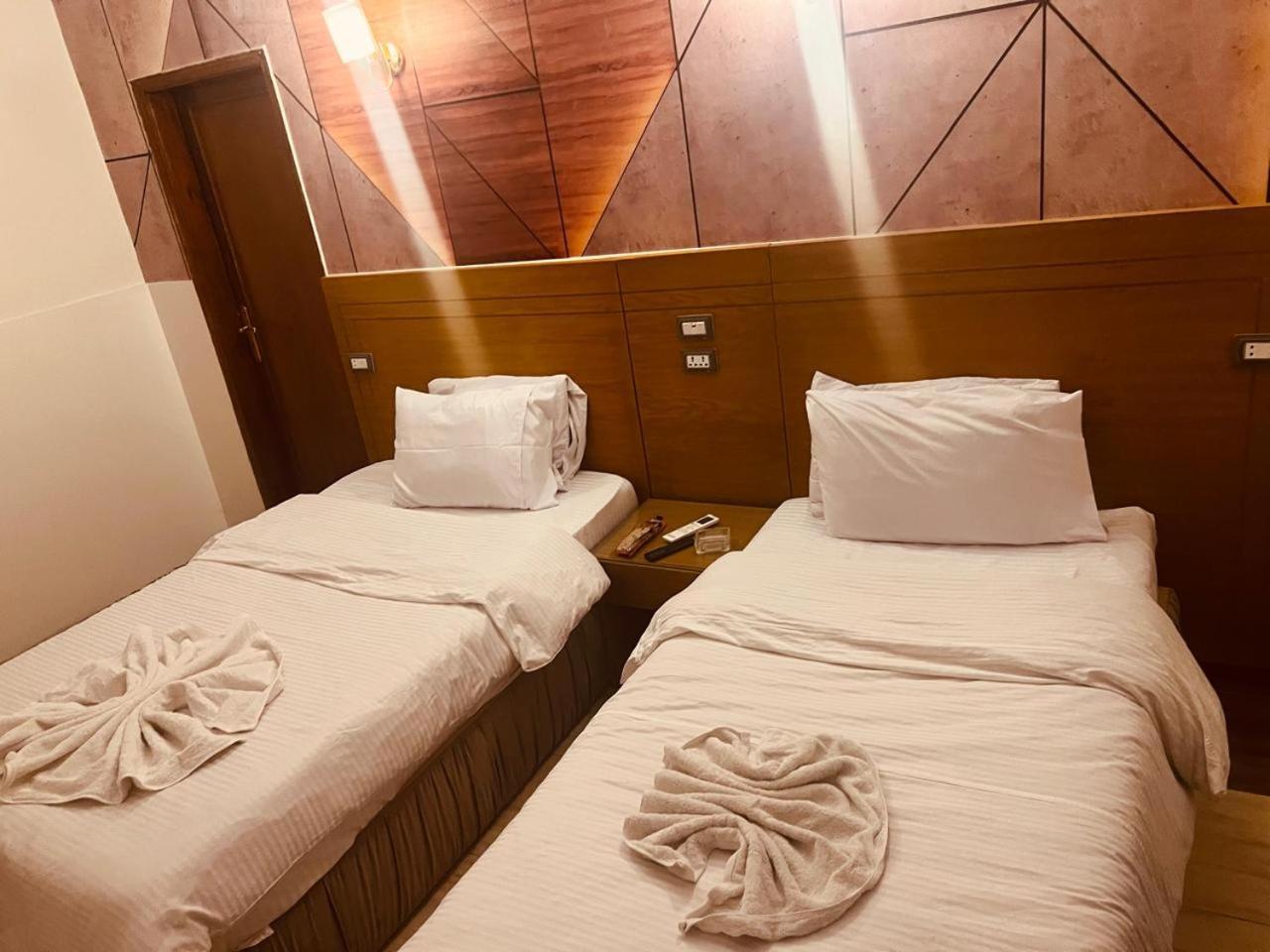 Pharoah's Palace Hostel *